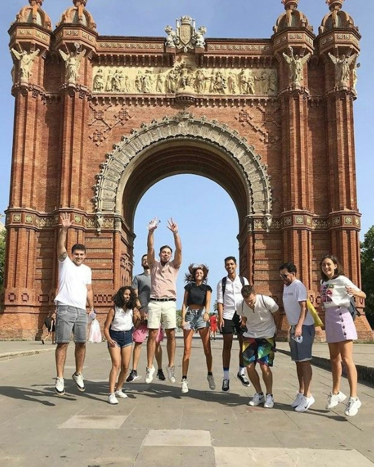 Expanish Spanish School Barcelona Arc de Triomph Excursion.jpg